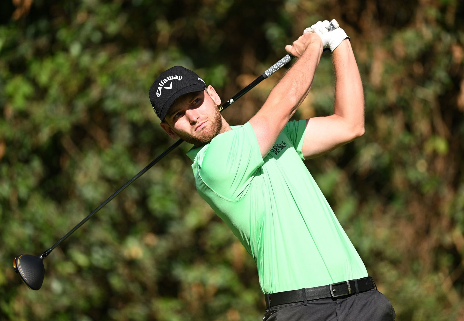 WATCH: Kenya believe it?! Pro, on a downslope, water looming, goes lefty